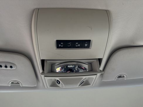 Used 2010 Dodge Grand Caravan SXT w/ Trailer Tow Group FWD image 21