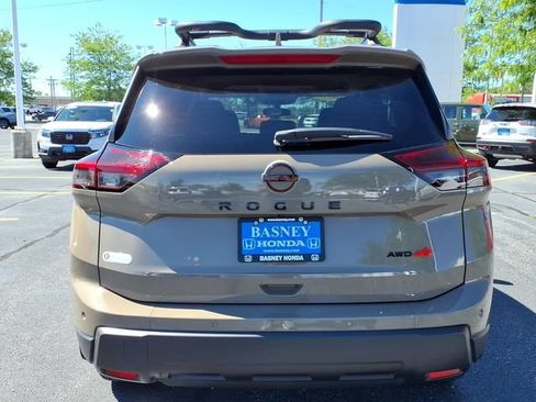 Used 2025 Nissan Rogue SV AWD/4WD image 8