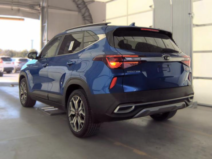Used 2021 Kia Seltos S AWD/4WD image 4