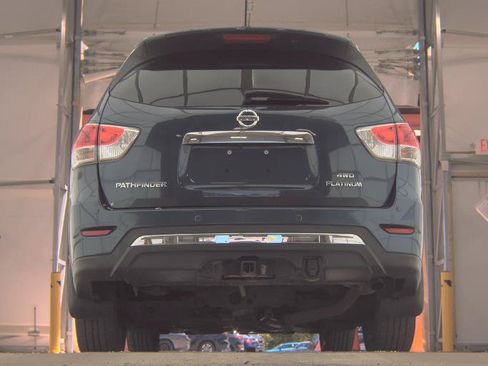 Used 2015 Nissan Pathfinder Platinum FWD image 7