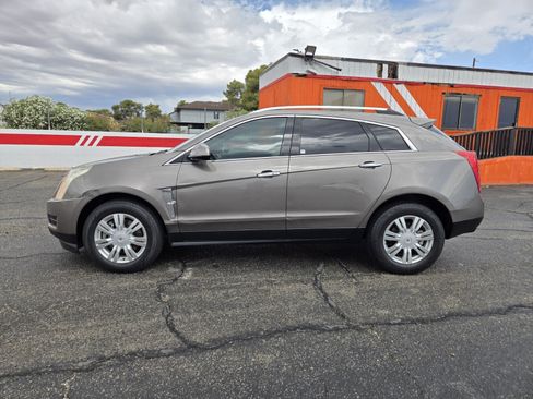 Used 2011 Cadillac SRX Luxury FWD image 2