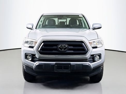 Used 2020 Toyota Tacoma SR5 RWD image 2