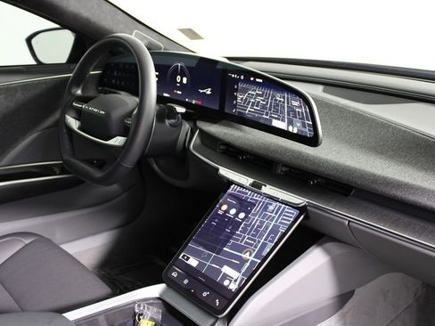 Used 2024 Lucid Air Pure image 15