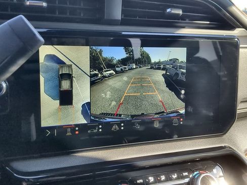 Used 2025 GMC Sierra 2500 AT4 w/ AT4 Premium Plus Package image 15