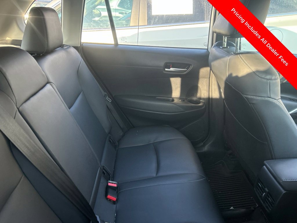 Used 2023 Toyota Corolla Cross XLE w/ Convenience Package FWD image 5
