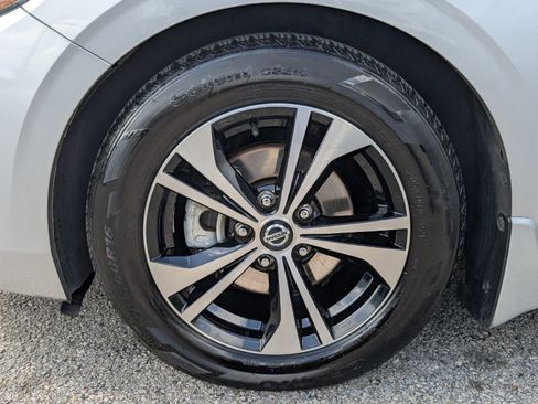 Used 2021 Nissan Sentra SV image 18