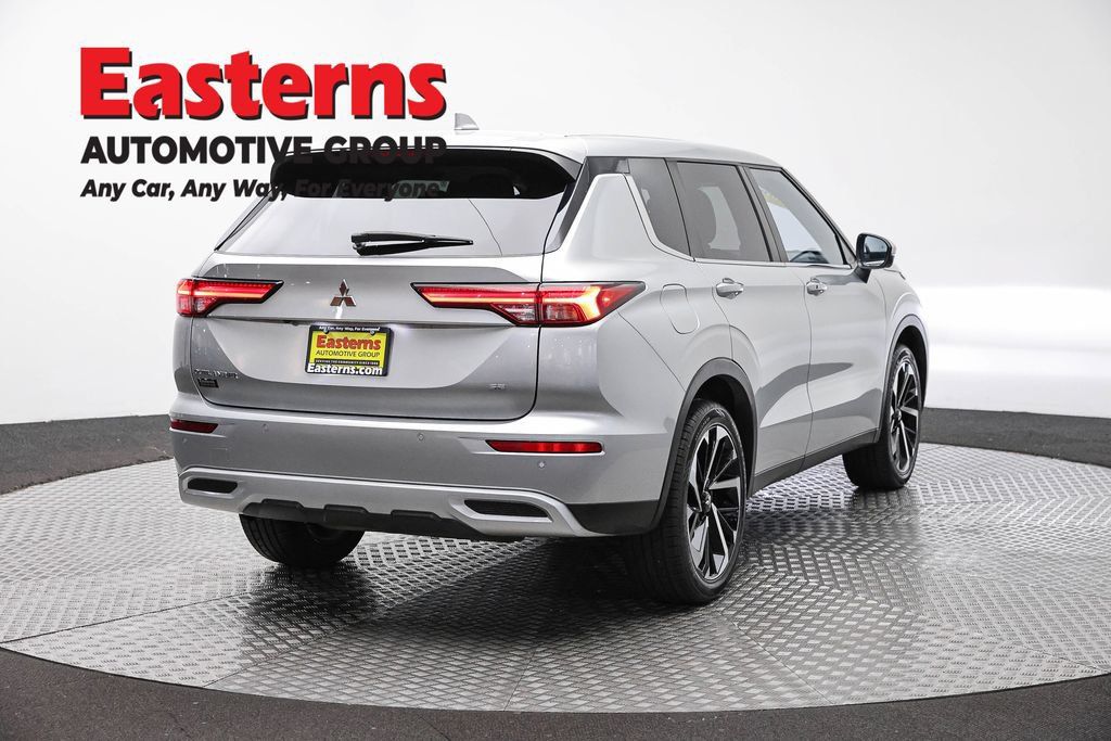 Used 2024 Mitsubishi Outlander SE AWD/4WD image 5