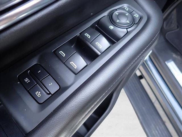 Used 2021 Chevrolet Suburban LT AWD/4WD image 18