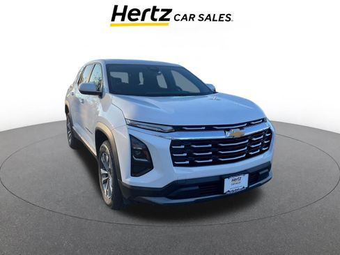 Used 2025 Chevrolet Equinox LT image 1