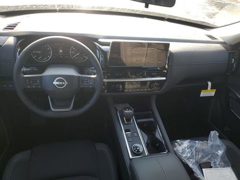 New 2026 Nissan Pathfinder SV image 11
