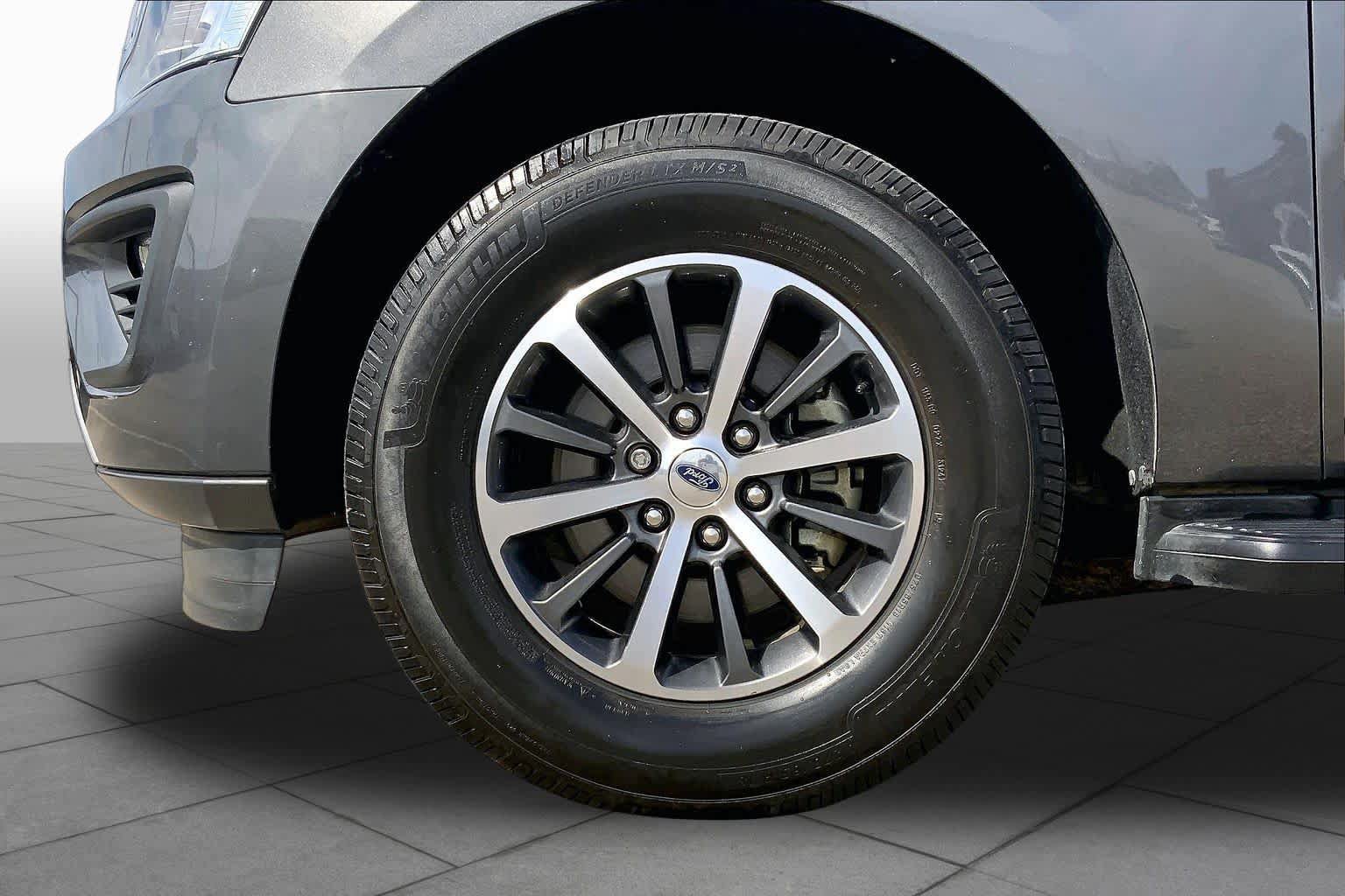 Used 2020 Ford Expedition XLT w/ Equipment Group 201A RWD image 9
