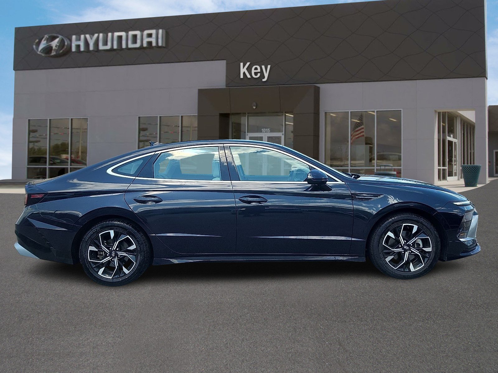 Used 2024 Hyundai Sonata SEL FWD image 3
