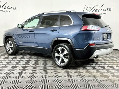 Used 2021 Jeep Cherokee Limited w/ Elite Package AWD/4WD image 4