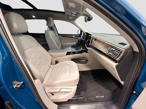 Used 2025 Volkswagen Atlas SE image 22