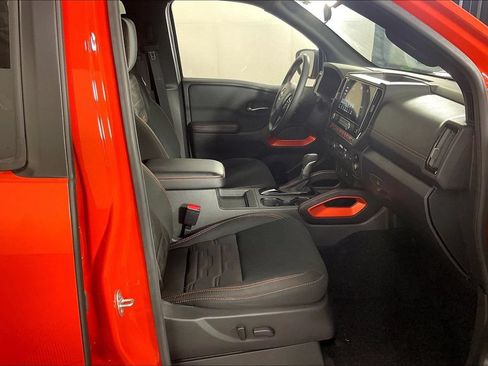 Used 2025 Nissan Frontier PRO-4X AWD/4WD image 9