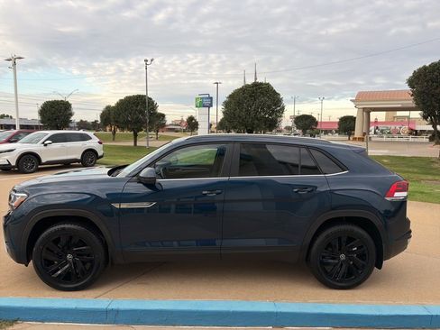 Used 2022 Volkswagen Atlas Cross Sport SE image 5