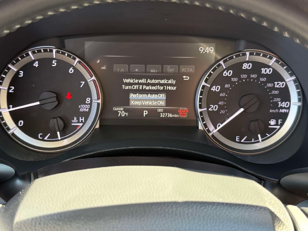 Used 2025 Toyota Highlander LE FWD image 18