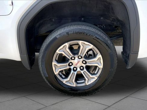 Used 2025 GMC Sierra 1500 SLT RWD image 11