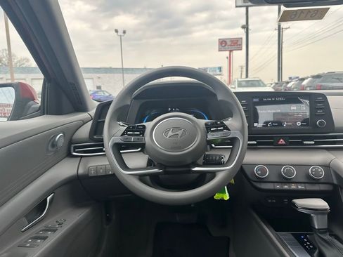 New 2026 Hyundai Elantra SE image 10