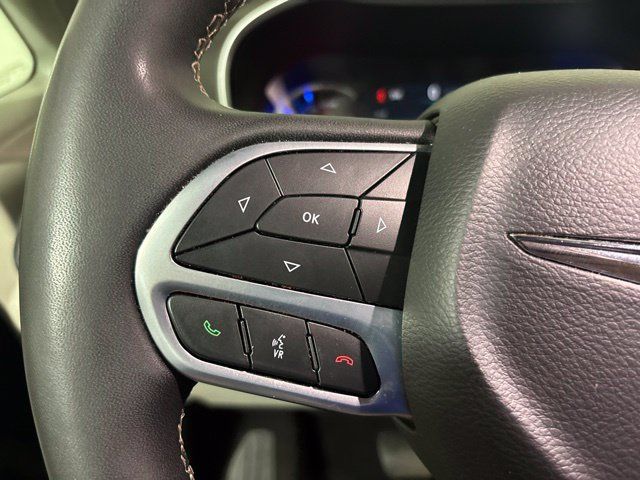 Used 2024 Chrysler Pacifica Limited FWD image 27