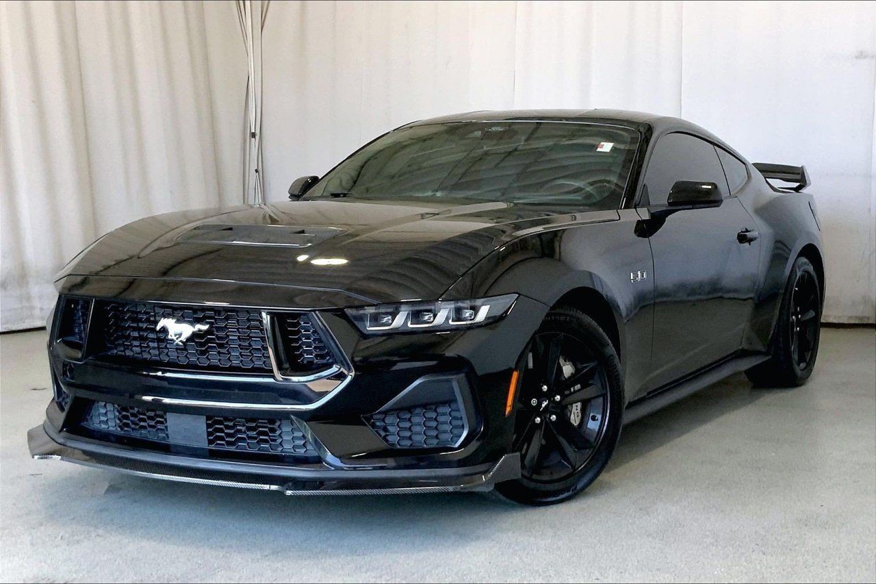 Used 2024 Ford Mustang GT RWD image 11