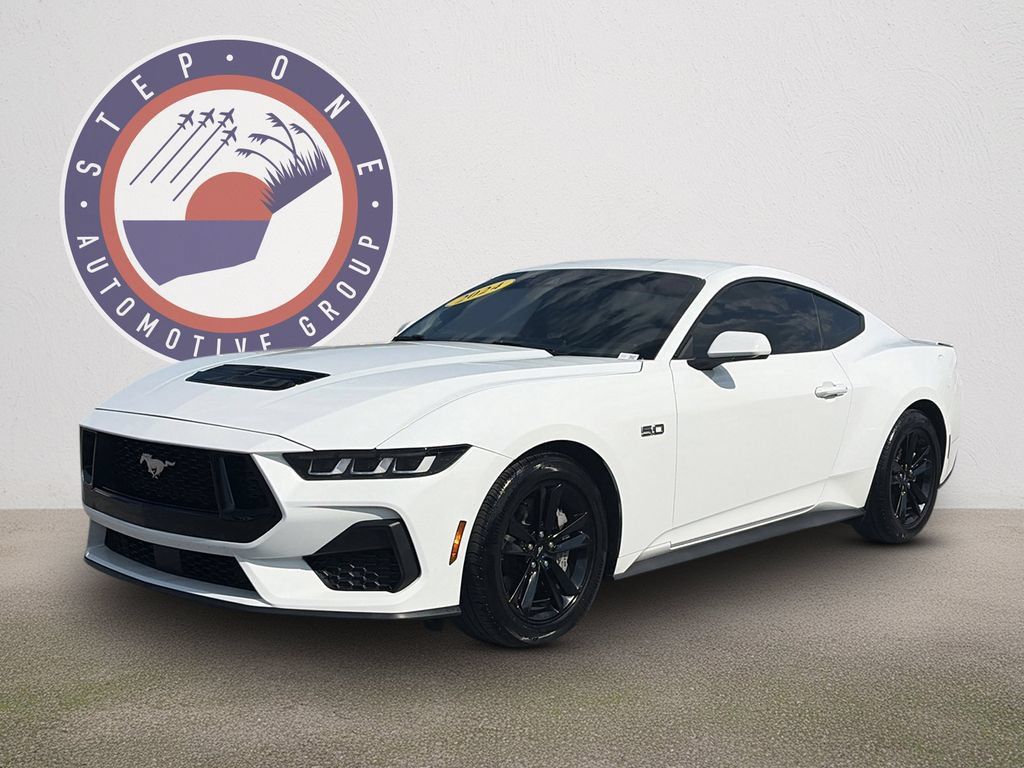 Used 2024 Ford Mustang GT RWD image 2