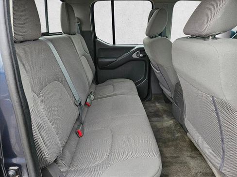 Used 2016 Nissan Frontier SV AWD/4WD image 12
