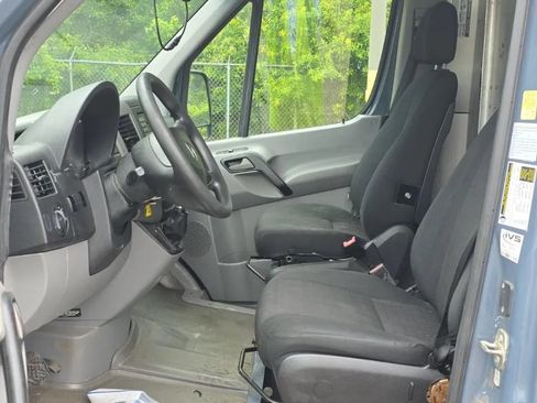 Used 2018 Mercedes-Benz Sprinter 2500 image 8