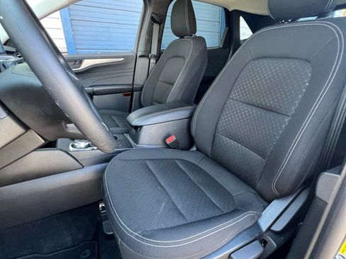 Used 2025 Ford Escape Active AWD/4WD image 13