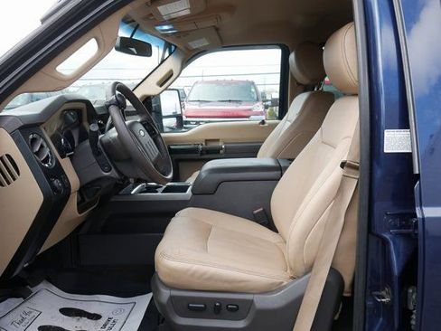 Used 2015 Ford F350 Lariat image 2