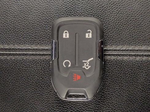 Used 2022 GMC Terrain SLT w/ LPO, 'HIT The Road' Package image 32