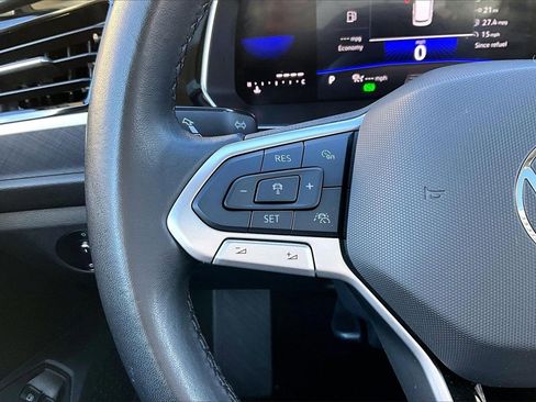 Used 2024 Volkswagen Jetta SE image 27