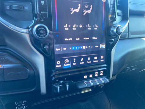 Used 2024 RAM 2500 Laramie AWD/4WD image 19