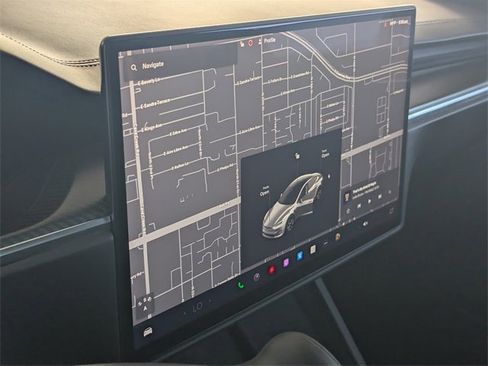 Used 2021 Tesla Model S Plaid image 11