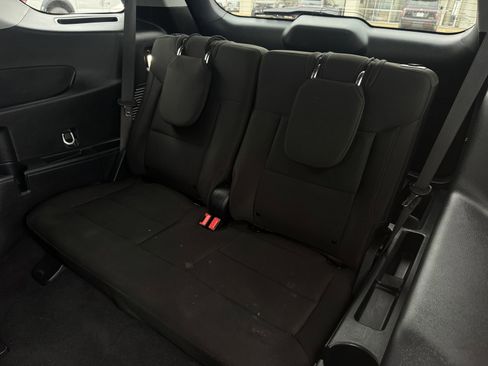 Used 2024 Ford Explorer XLT RWD image 27