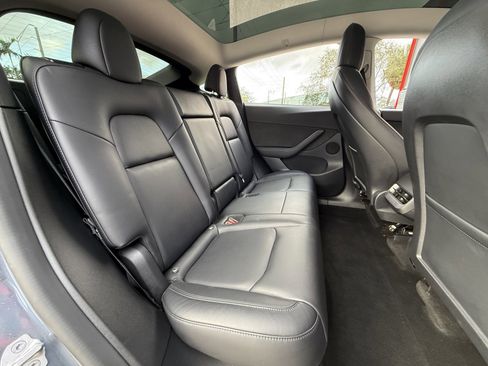 Used 2022 Tesla Model Y Performance image 10