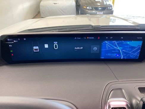 New 2026 Ford Expedition Platinum image 32