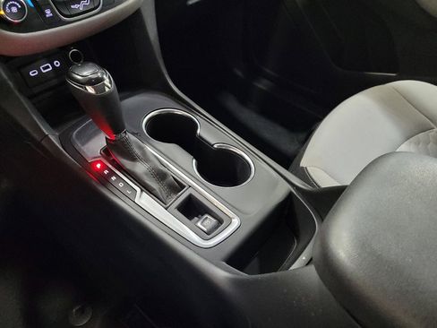 Used 2019 Chevrolet Equinox LS FWD image 26