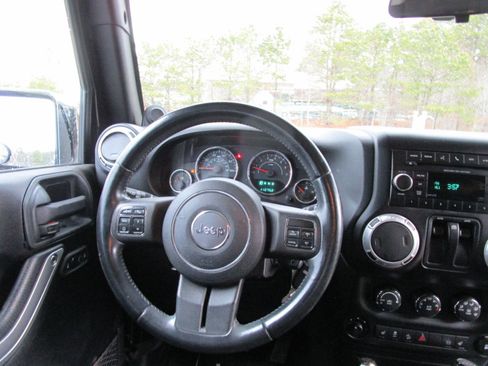 Used 2012 Jeep Wrangler Sahara w/ Dual Top Group image 10