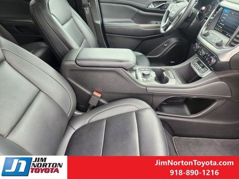 Used 2022 GMC Acadia SLT w/ Technology Package image 15