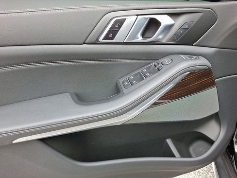 Used 2024 BMW X5 xDrive40i w/ Premium Package image 15