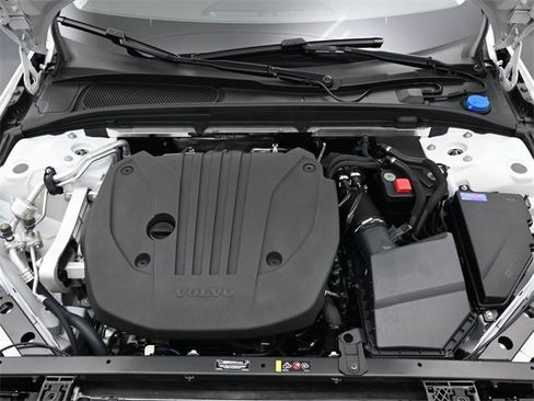 New 2026 Volvo V60 B5 Cross Country Plus w/ Protection Package Premier image 9