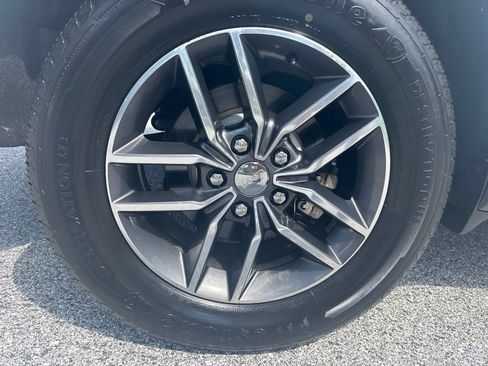 Used 2017 Jeep Grand Cherokee Limited AWD/4WD image 3