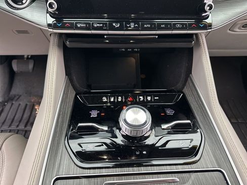 Used 2023 Jeep Wagoneer Series III w/ Preferred Equipment Group image 53