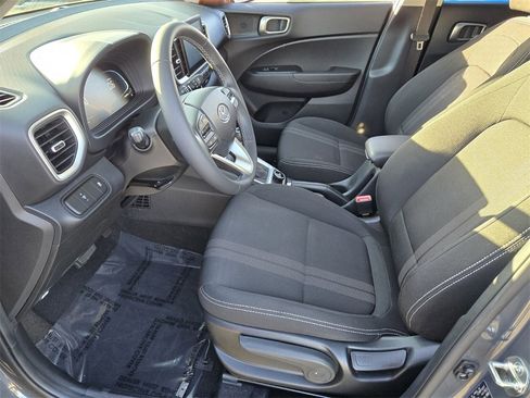Certified 2024 Hyundai Venue SEL image 10