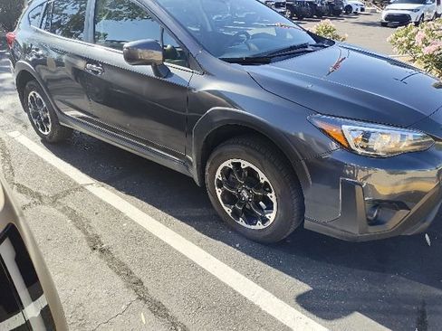 Used 2021 Subaru Crosstrek 2.0i Premium w/ Popular Package #2 AWD/4WD image 2