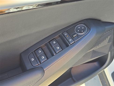 New 2026 Kia Seltos EX image 21