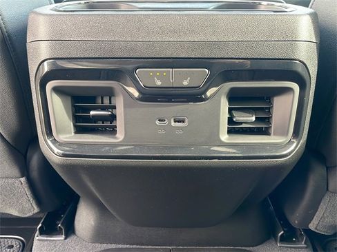 Used 2024 GMC Sierra 2500 AT4 w/ Technology Package image 24