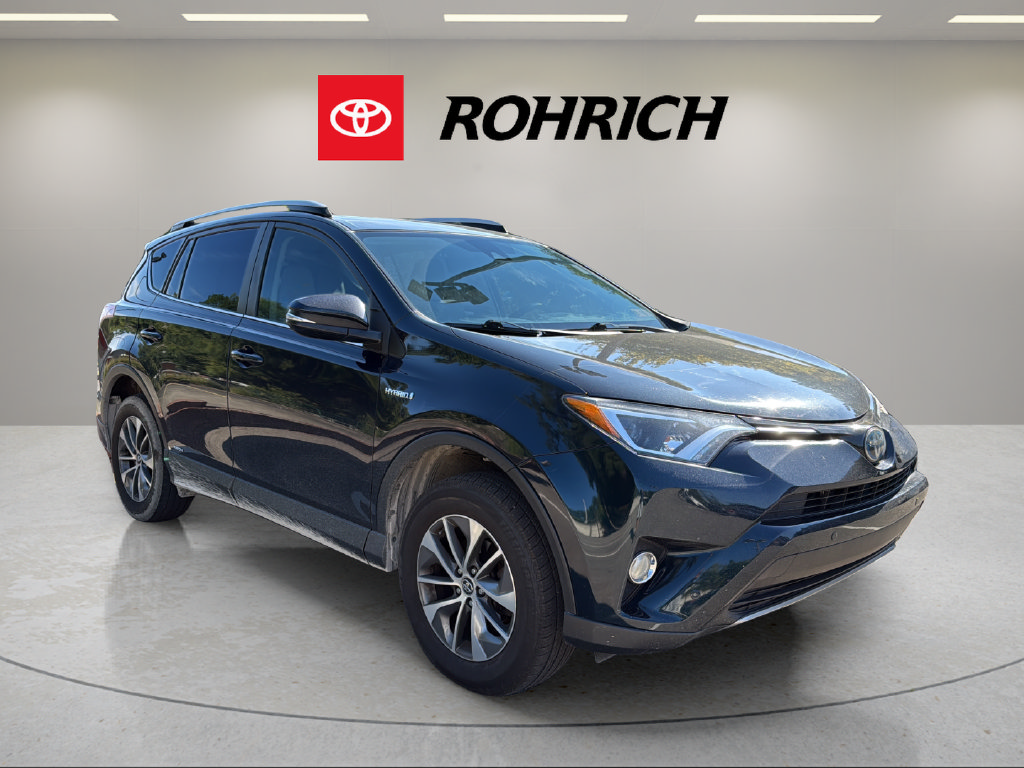 Used 2018 Toyota RAV4 XLE w/ Convenience Package AWD/4WD image 4