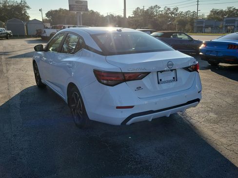 Used 2024 Nissan Sentra SV image 4